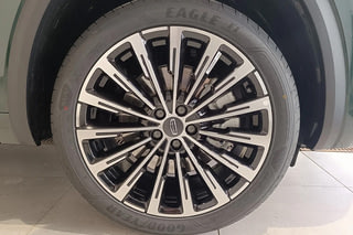 GEELY Monjaro Flagship SE Фото GEELY Monjaro Flagship SE