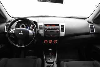 Фото MITSUBISHI Outlander II Рестайлинг с пробегом Фото MITSUBISHI Outlander II Рестайлинг с пробегом