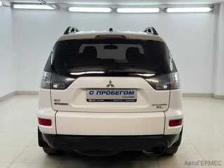 Фото MITSUBISHI Outlander II Рестайлинг с пробегом Фото MITSUBISHI Outlander II Рестайлинг с пробегом