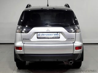 Фото MITSUBISHI Outlander II Рестайлинг с пробегом Фото MITSUBISHI Outlander II Рестайлинг с пробегом