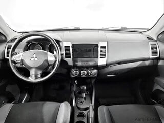 Фото MITSUBISHI Outlander II Рестайлинг с пробегом Фото MITSUBISHI Outlander II Рестайлинг с пробегом