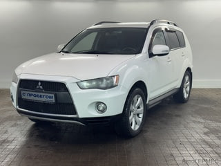 Фото MITSUBISHI Outlander II Рестайлинг с пробегом Фото MITSUBISHI Outlander II Рестайлинг с пробегом