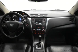 Фото SUZUKI Kizashi I с пробегом Фото SUZUKI Kizashi I с пробегом
