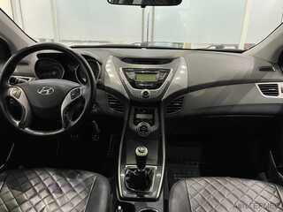 Фото HYUNDAI Elantra V (MD) с пробегом Фото HYUNDAI Elantra V (MD) с пробегом