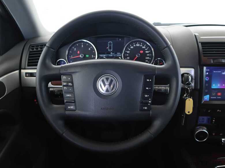 Фото Volkswagen Touareg I Рестайлинг с пробегом