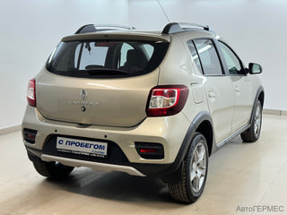 Фото RENAULT Sandero II Рестайлинг с пробегом Фото RENAULT Sandero II Рестайлинг с пробегом