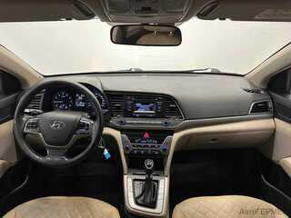 Фото HYUNDAI Elantra VI (AD) с пробегом Фото HYUNDAI Elantra VI (AD) с пробегом