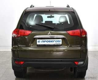 Фото MITSUBISHI Pajero Sport II Рестайлинг с пробегом Фото MITSUBISHI Pajero Sport II Рестайлинг с пробегом