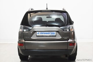 Фото MITSUBISHI Outlander II Рестайлинг с пробегом Фото MITSUBISHI Outlander II Рестайлинг с пробегом