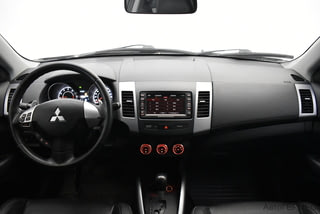 Фото MITSUBISHI Outlander II Рестайлинг с пробегом Фото MITSUBISHI Outlander II Рестайлинг с пробегом