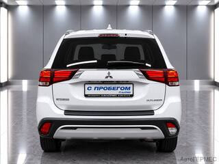 Фото MITSUBISHI Outlander III Рестайлинг 3 с пробегом Фото MITSUBISHI Outlander III Рестайлинг 3 с пробегом
