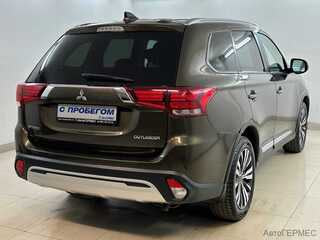 Фото MITSUBISHI Outlander III Рестайлинг 3 с пробегом Фото MITSUBISHI Outlander III Рестайлинг 3 с пробегом