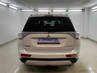 Фото MITSUBISHI Outlander III Рестайлинг с пробегом Фото MITSUBISHI Outlander III Рестайлинг с пробегом