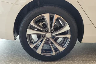 CHANGAN Eado PLUS DLX Фото CHANGAN Eado PLUS DLX