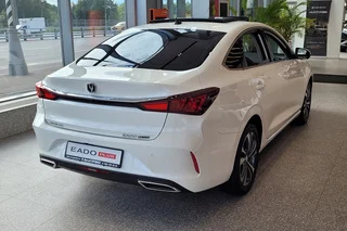 CHANGAN Eado PLUS DLX Фото CHANGAN Eado PLUS DLX