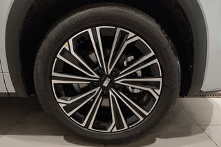 GEELY EX5 EM-i Max Фото GEELY EX5 EM-i Max