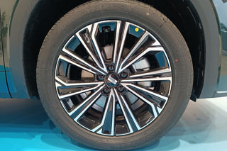 GEELY EX5 EM-i Max Фото GEELY EX5 EM-i Max