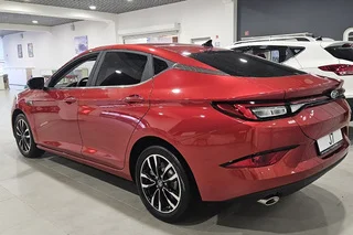 JAC J7 Luxury Фото JAC J7 Luxury