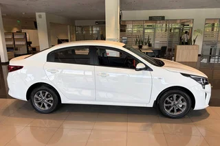 Kia Rio (Solaris KRS) Стиль (Style) Фото Kia Rio (Solaris KRS) Стиль (Style)