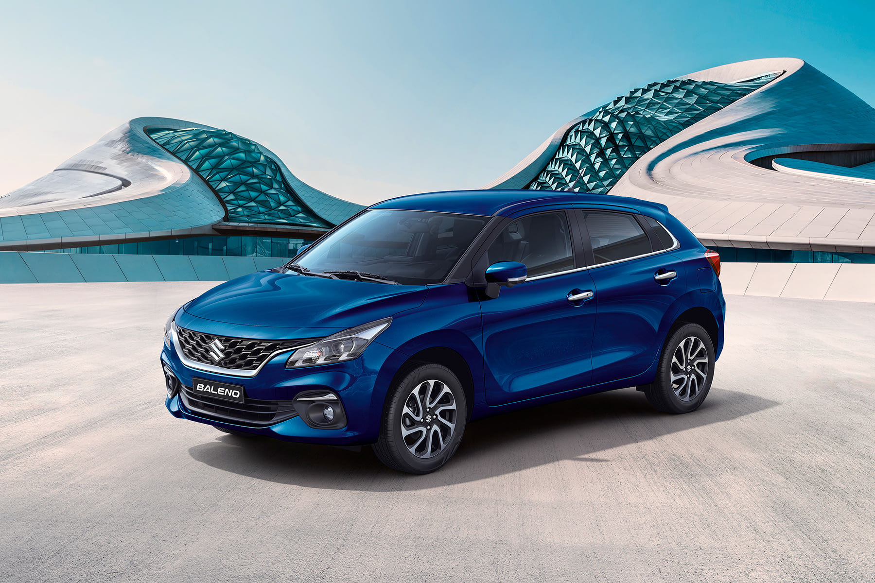 SUZUKI Baleno 2024 - фото в новом кузове: салон, вид снаружи, багажник