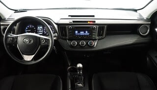 Фото TOYOTA RAV4 IV (XA40) Рестайлинг с пробегом