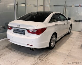 Фото HYUNDAI Sonata VI (YF) с пробегом