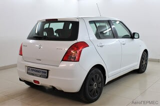 Фото SUZUKI Swift III с пробегом