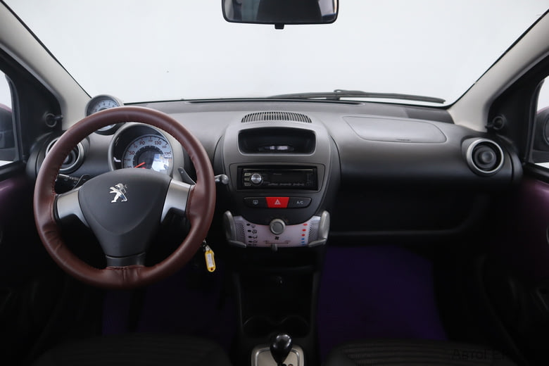 Фото PEUGEOT 107 I Рестайлинг 2 с пробегом