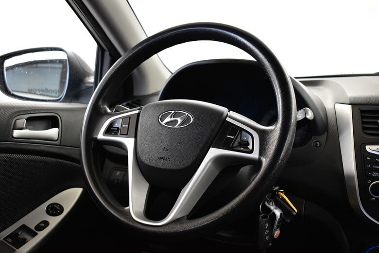 Фото HYUNDAI Solaris I с пробегом