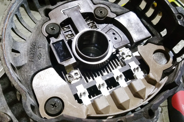 Ремонт генератора MITSUBISHI L200, №1