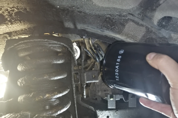 Замена масла в двигателе MITSUBISHI L200, №2