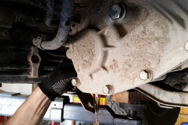 Замена масла в двигателе MITSUBISHI L200, №1