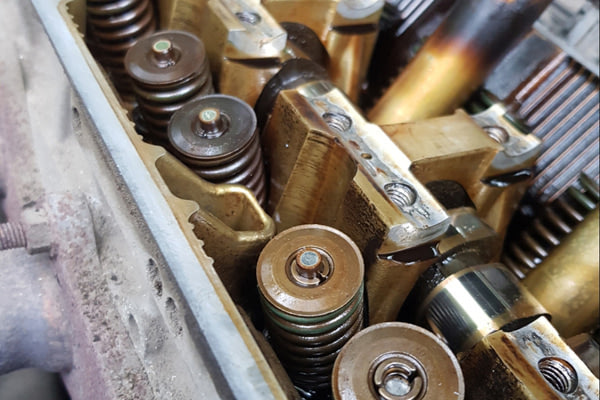 Замена маслосъемных колпачков MITSUBISHI Carisma, №1