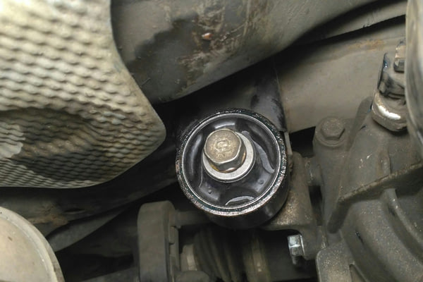 Замена сайлентблоков переднего редуктора LADA Niva Legend 3 дв., №2