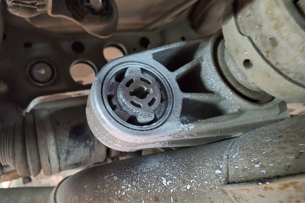 Замена сайлентблоков заднего редуктора FAW, №2