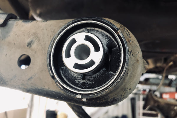 Замена сайлентблоков задней балки SOLARIS, №2