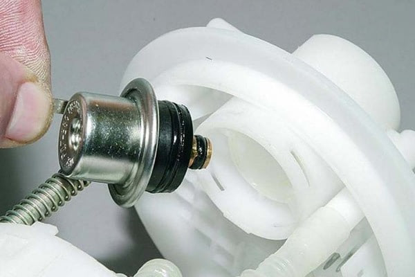 Замена топливного клапана LADA, №2