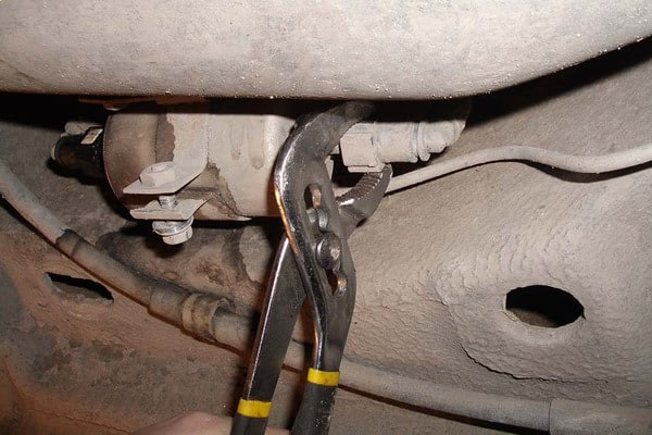 Замена топливной трубки FAW, №2