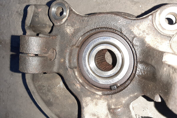 Замена заднего ступичного подшипника JETTA VS5, №2