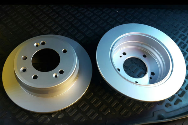 Замена задних тормозных дисков Kia Rio, №1