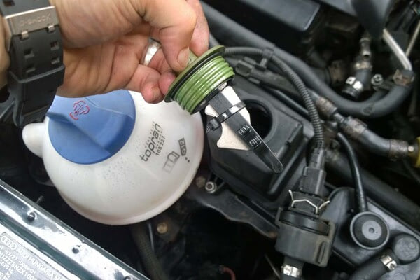 Замена жидкости ГУР JETTA VA3, №2